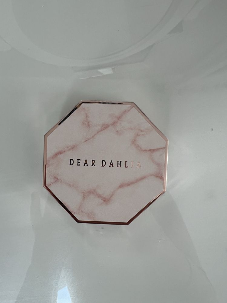 Dear Dahlia endless glow illuminator