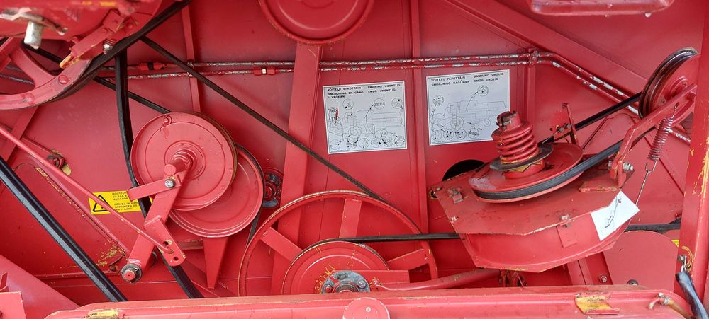 Зернозбиральний комбайн Massey ferguson 330 2.7m