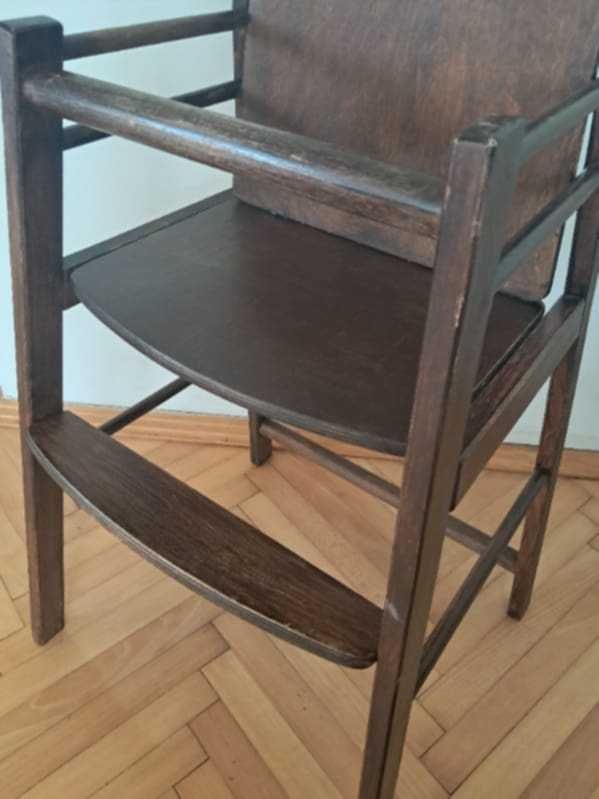 Drewniane krzesełko do karmienia