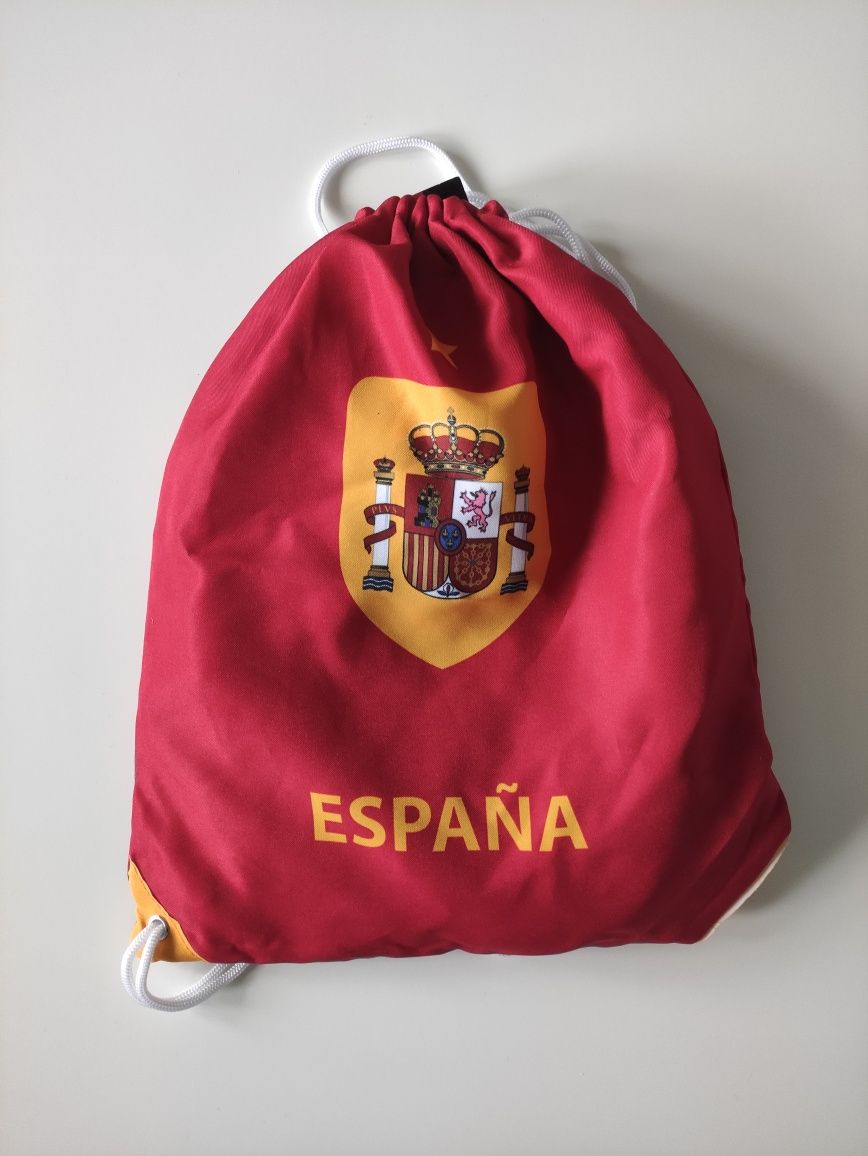Komplet reprezentacji Hiszpanii- koszulka, spodenki r.164 gratis worek