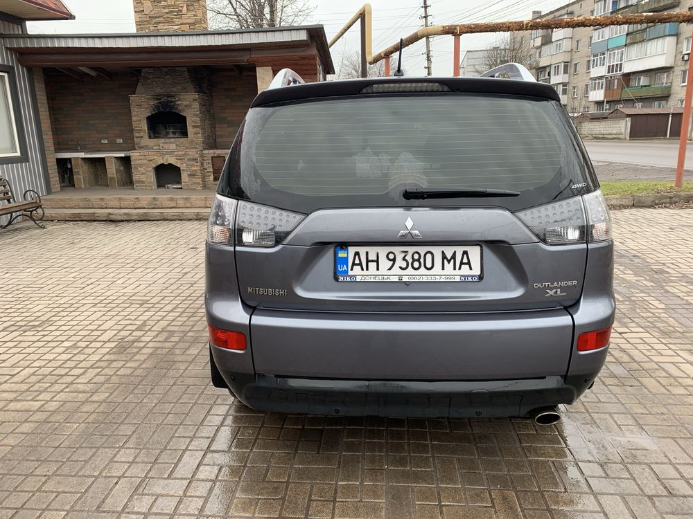 Mitsubishi Outlander XL