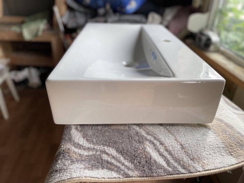 Продам умивальник Roca Diverta 75