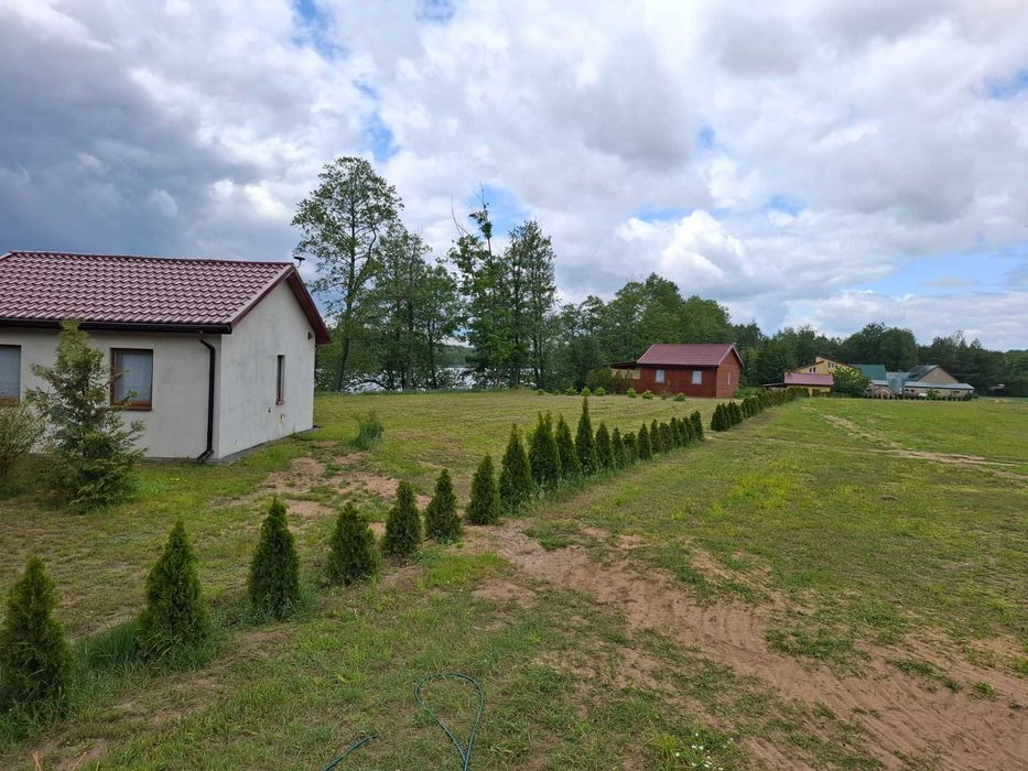 Wczasy u Kasi! Domek nad jeziorem z własnym pomostem.