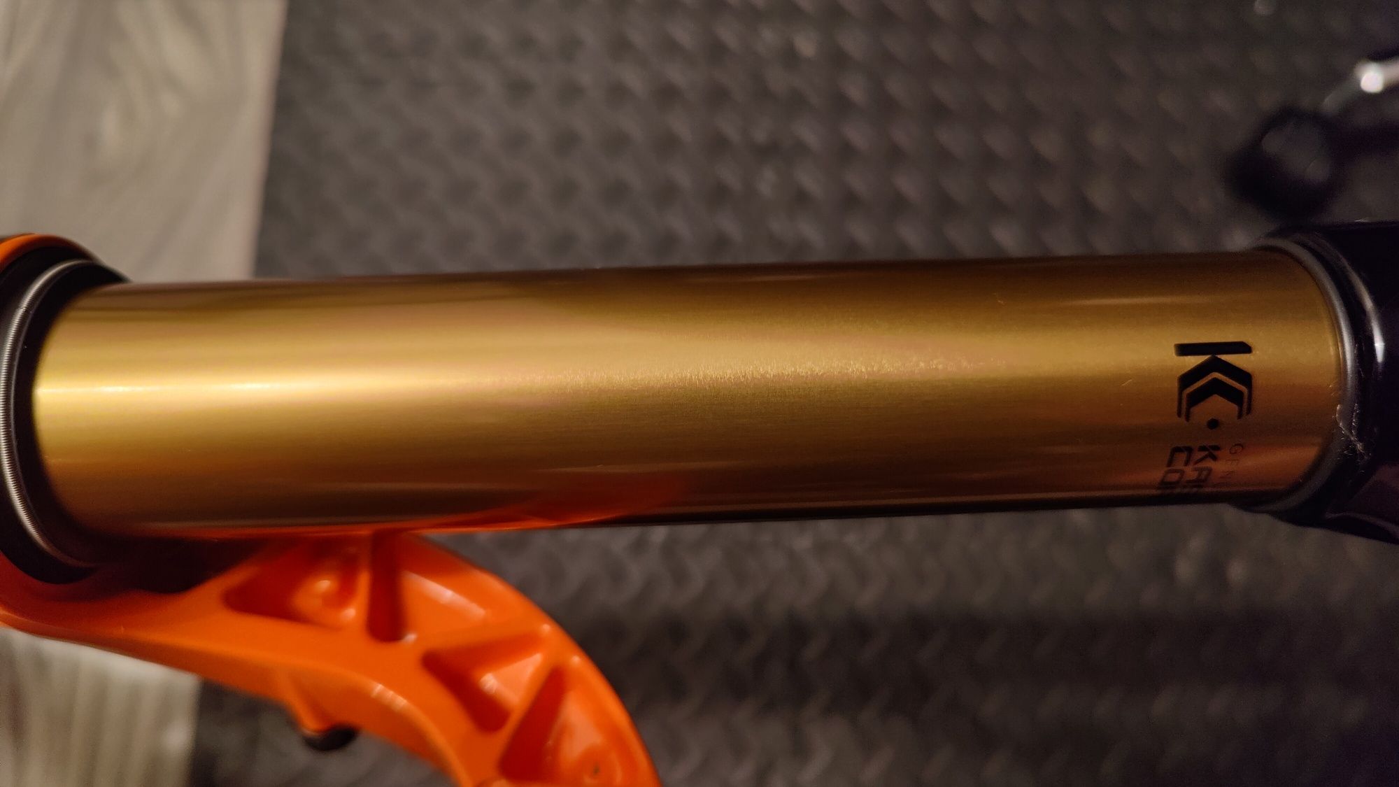 Widelec FOX 36 Factory Grip2 27,5", 170 mm, kashima