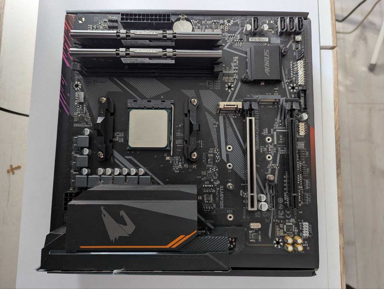 AMD Ryzen 7 5700X + Gigabyte B550M AORUS ELITE + 16RAM DDR4 / Комплект