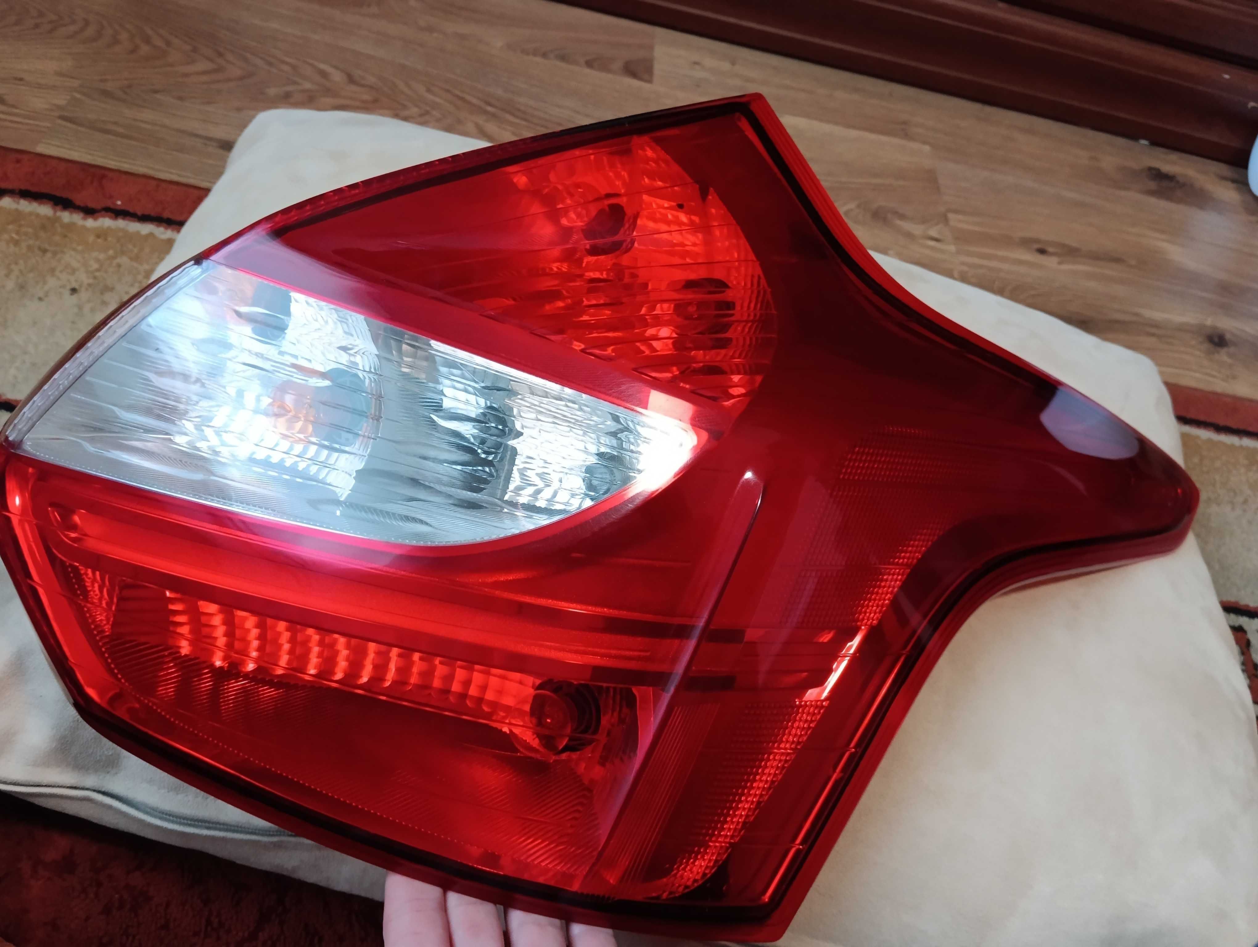 Oryginalne lampy ford fokus MK3 tył hb