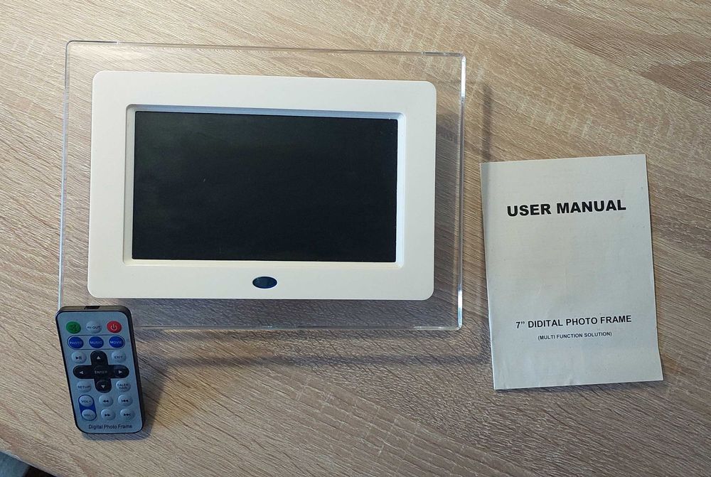 Moldura Digital 7'' com comando