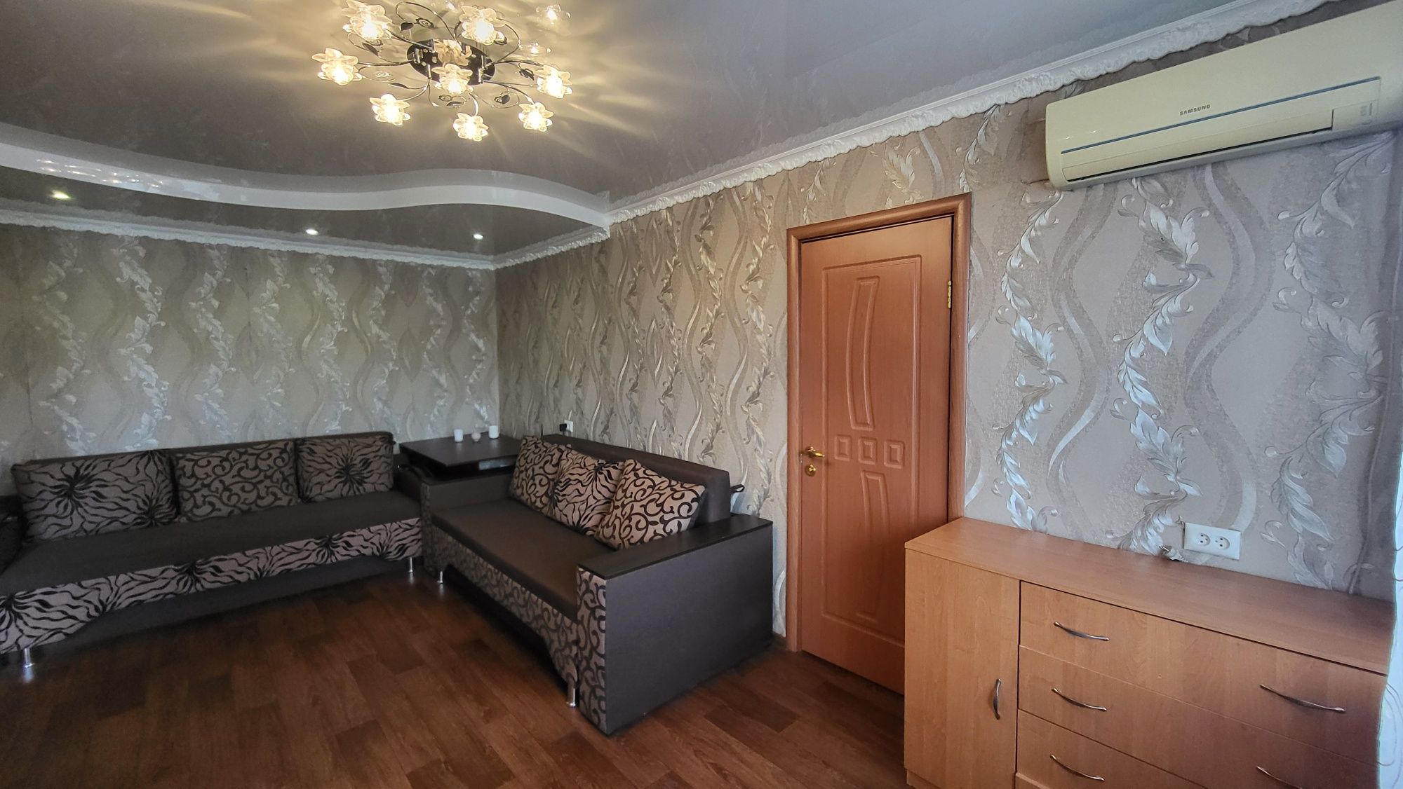 Продам 2-кімнатну квартиру в центі міста