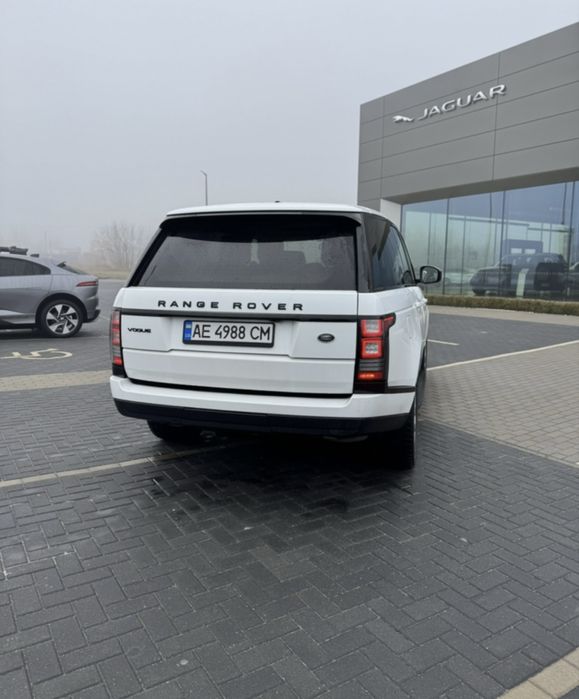 Продам lend Rover Vogue 2015год офицеал
