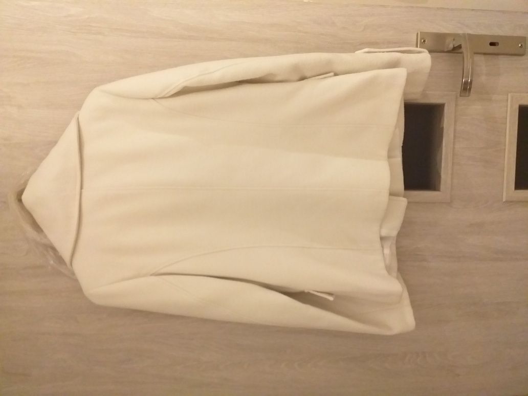 Kurtka biała elegancka Monnari 40 na chrzest