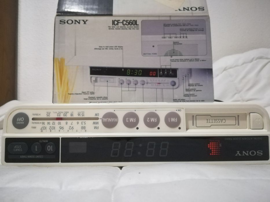 Rádio ICF-C560L SONY - Artigo Clássico
