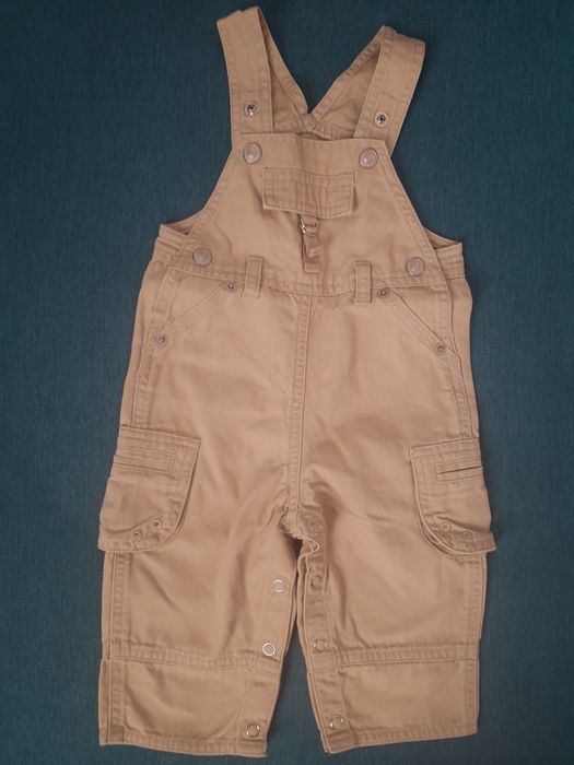 Spodnie ogrodniczki roz 68 United Colors of Benetton