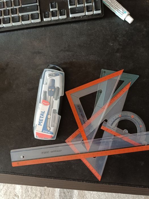 zestaw ekierka + linijka + 3xekierka i kątomierz