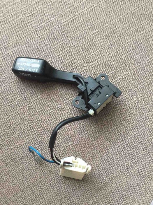 18A009 IS I (JCE1_, GXE1_) 2000