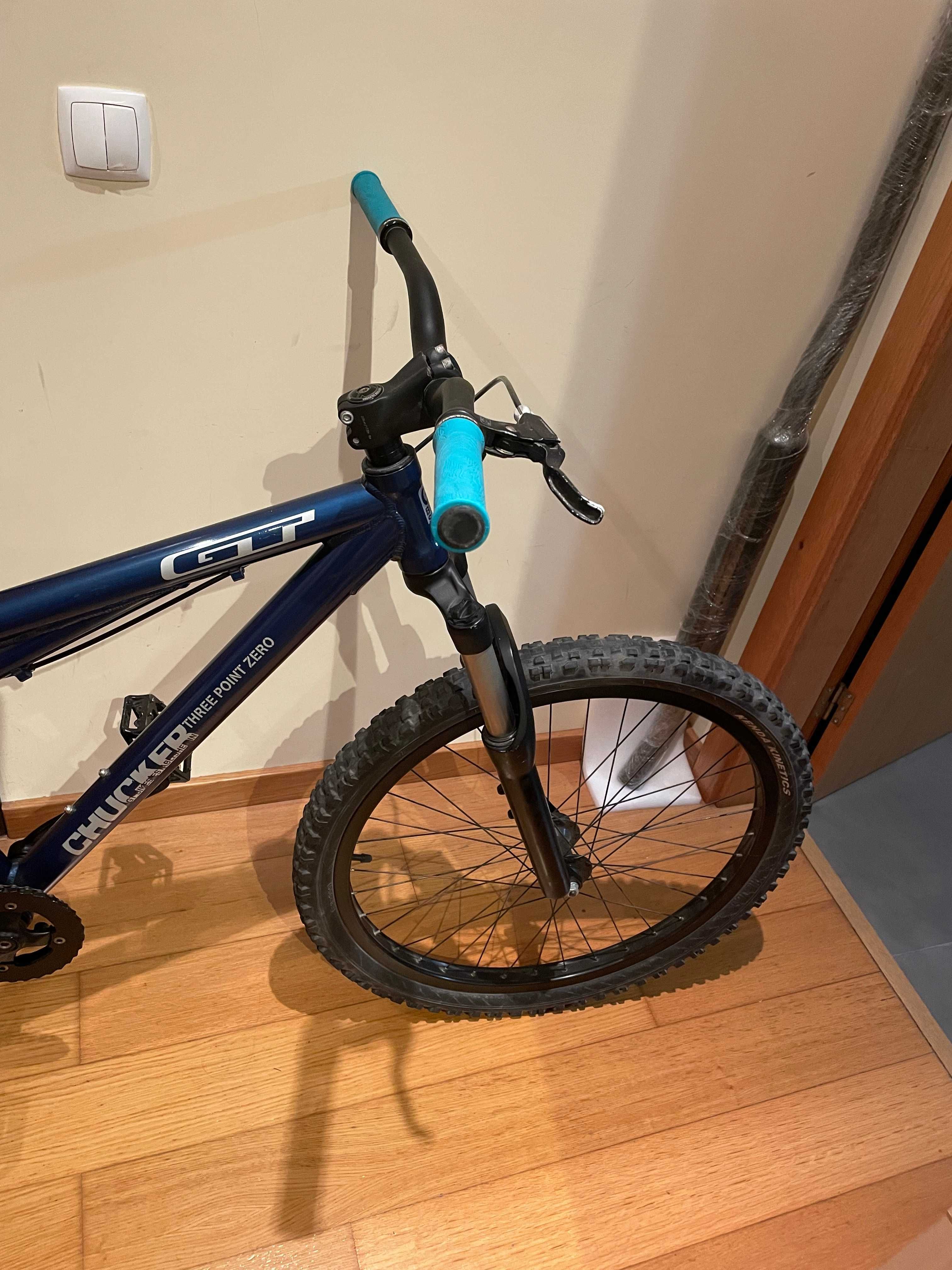 bicicleta gt chucker 3.0