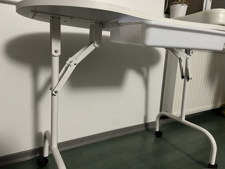 Składany stolik kosmetyczny