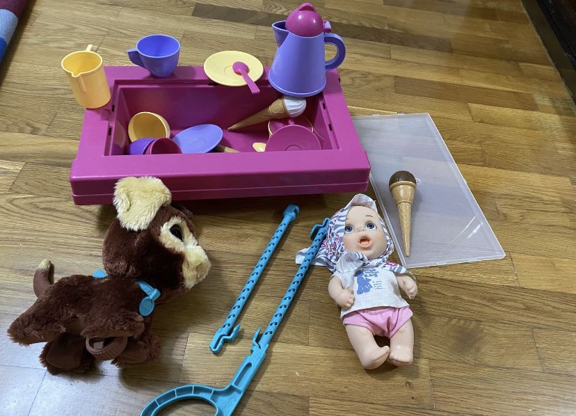 Roupa nova crianca , cachecois FCP , brinquedos, marsupio