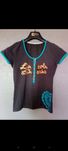 T-shirt z guzikami
