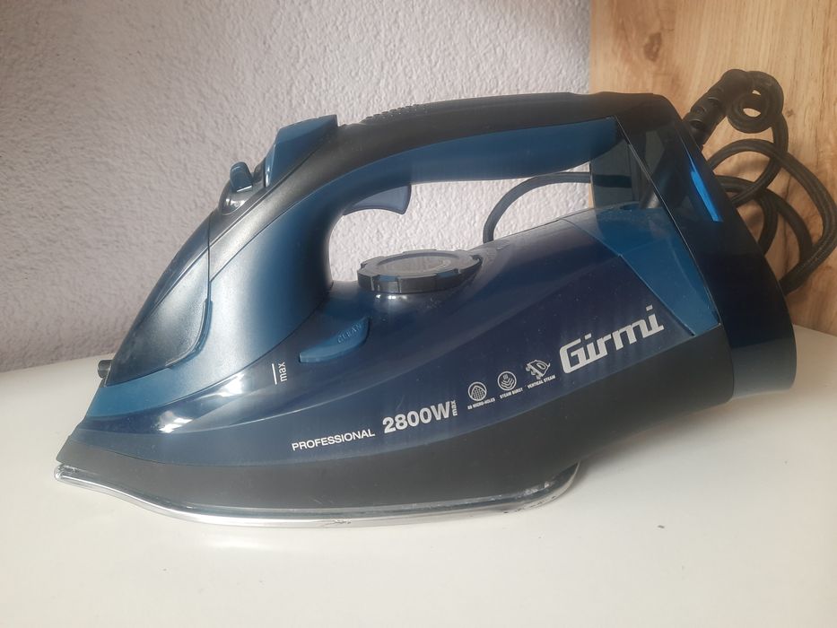Żelazko parowe Girmi ST6204.