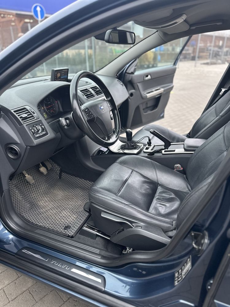 Продам вольво volvo в50! 2009 1,6д в хорошій комплектації!