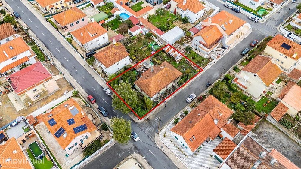 Oportunidade Única! Moradia para Reabilitação total no Algueirão co