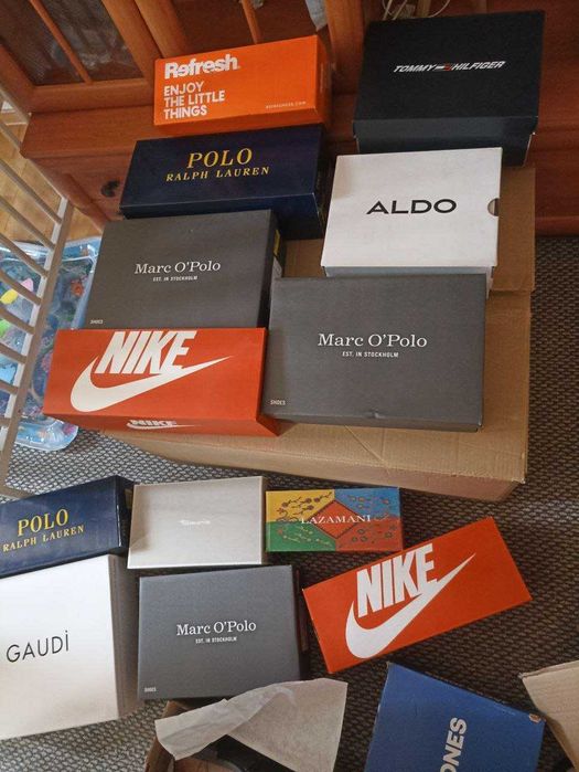 Wyprzedaż. Hurtowa sprzedaż nowego i markowego letniego obuwia.