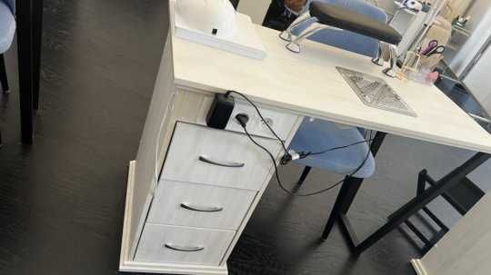 Маникюрный стол разборной с вытяжкой