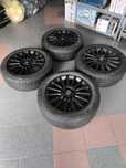 Alufelgi Volvo 17 cali 215/55 czarne felgi + opony letnie Kormoran