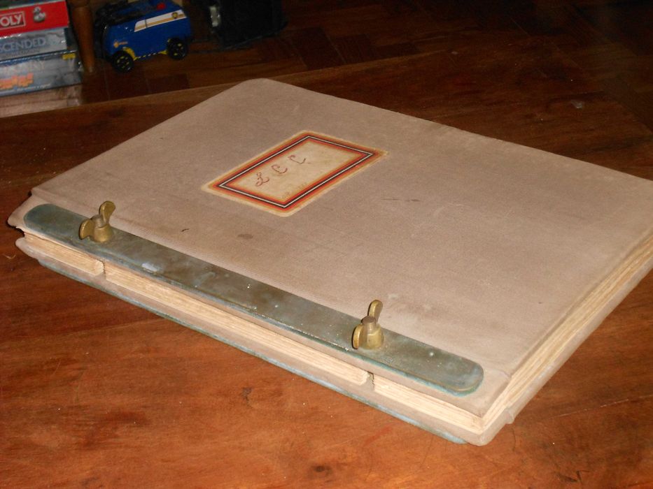 Livro muito antigo registos contabilidade dividas contas anos 50 / 60
