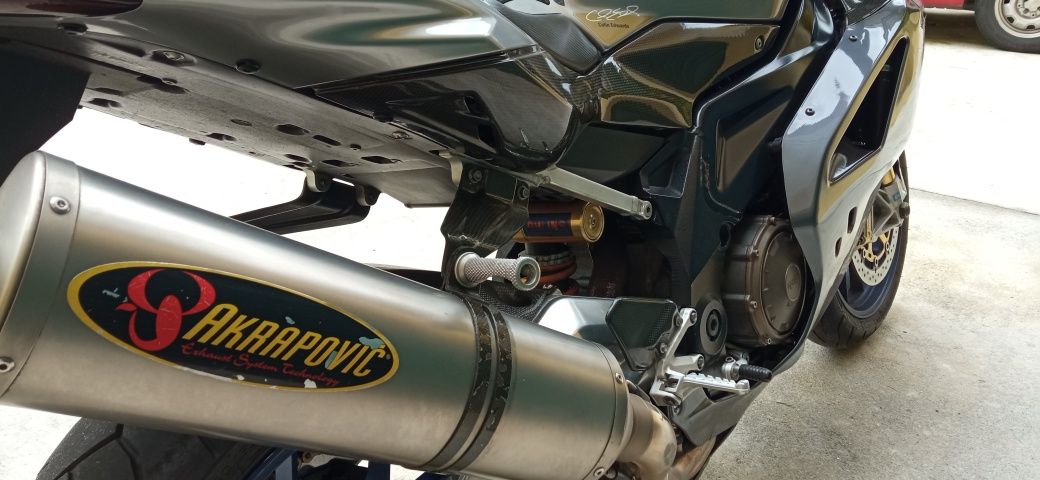 Aprilia rsv 1000r factory gen2