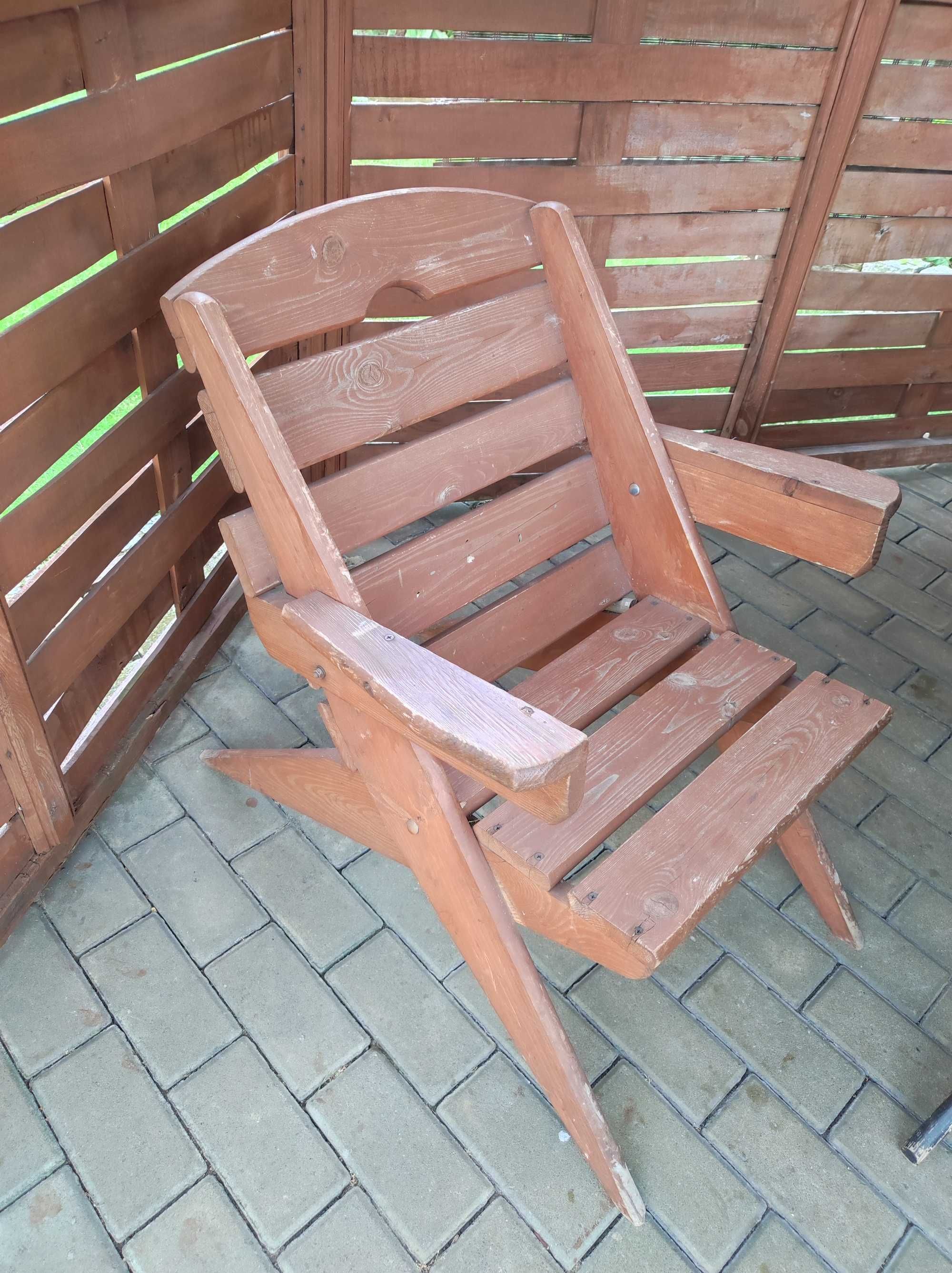 Stół i 3 krzesła z drewna