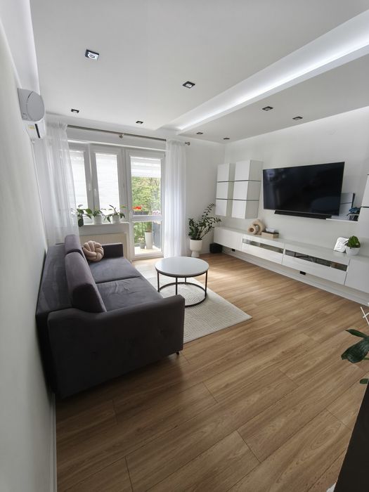 1. „Przestronne 2-poziomy 68 m², balkon, klimatyzacja, wyposażone”