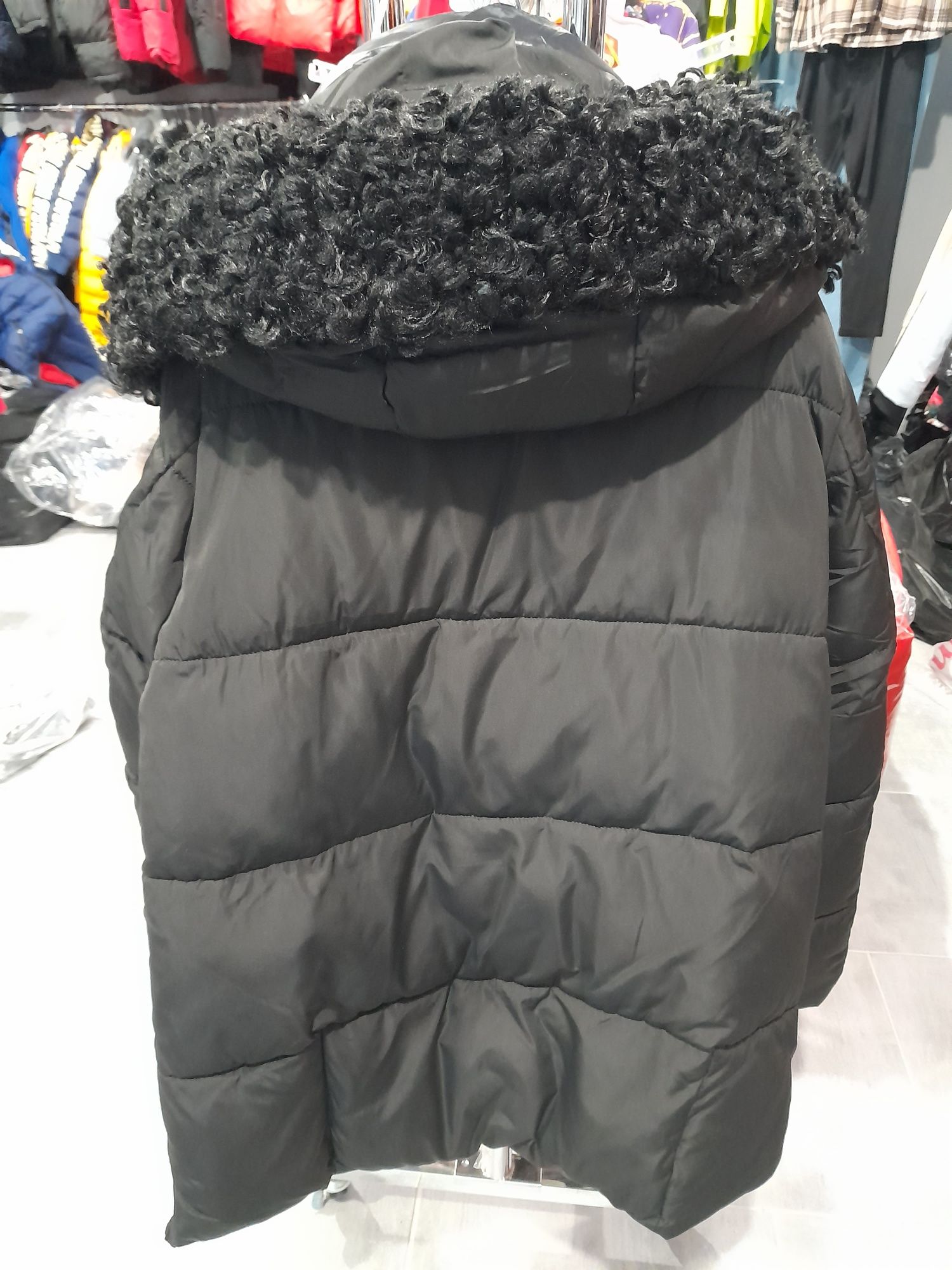 Женская зимняя куртка Evacana