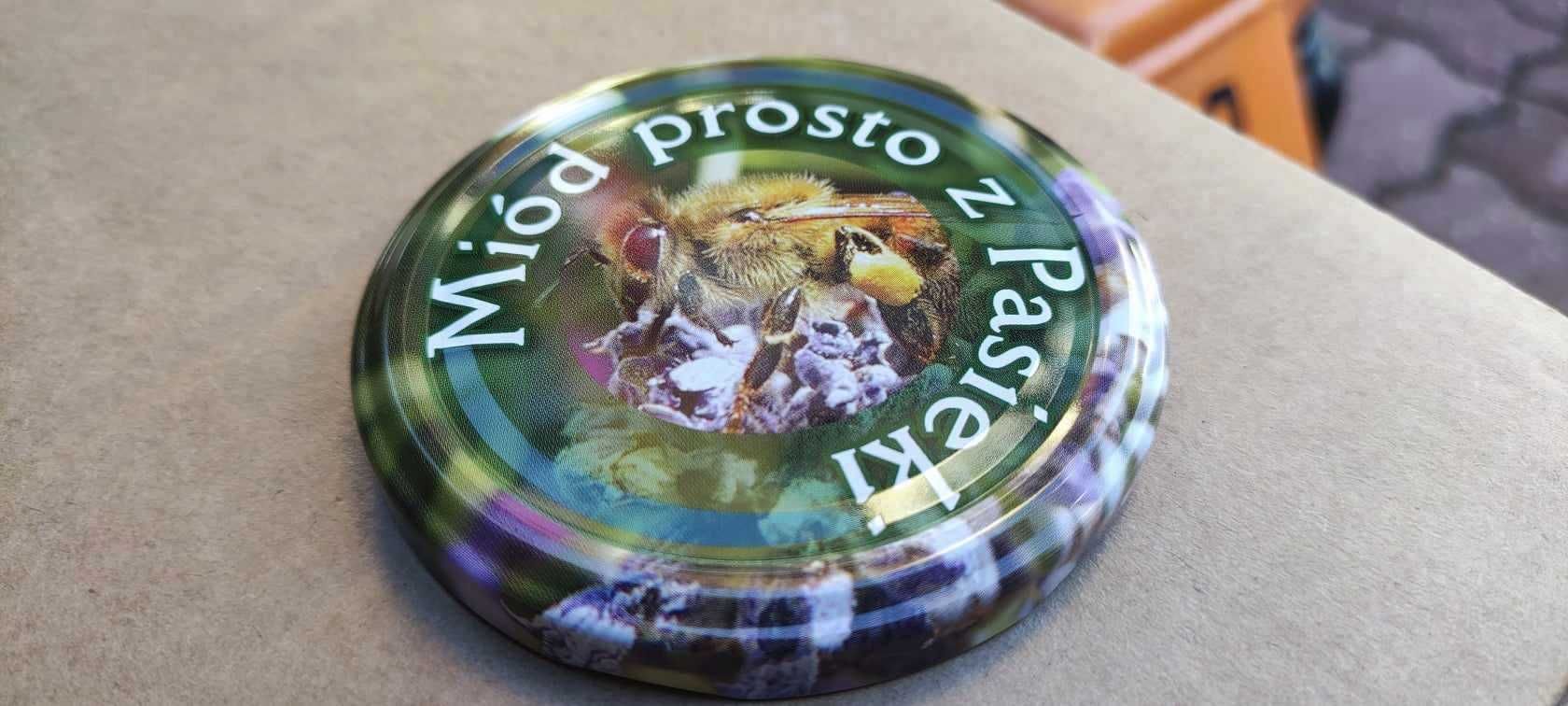 Zakrętki fi 82 do miodu PROSTO Z PASIEKI KARTON 750 sztuk