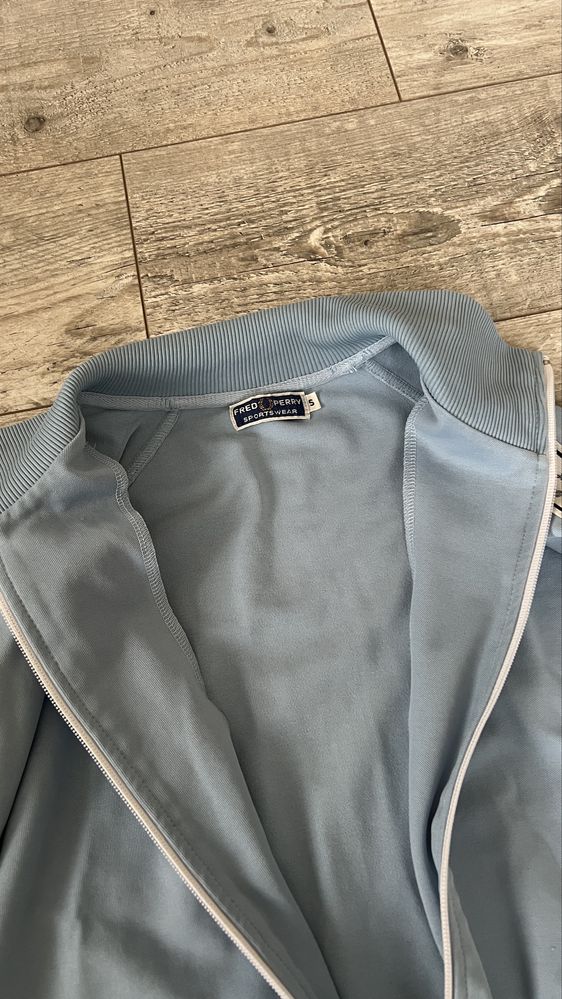 Олімпійка Fred Perry