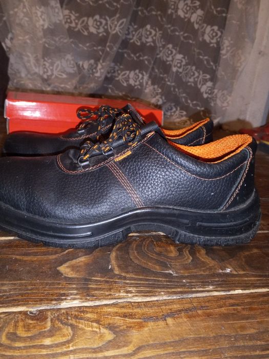 Рабочие ботинки 46 размер, 30.5 см стелька,