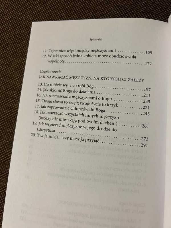 Ona i on w kościele