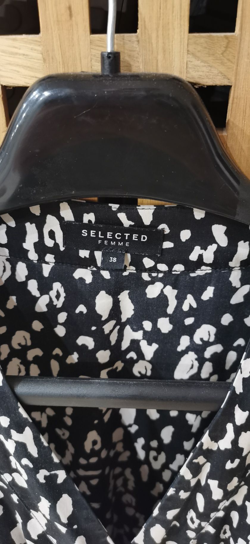 Kopertowa sukienka Selected Femme M 100% rayon