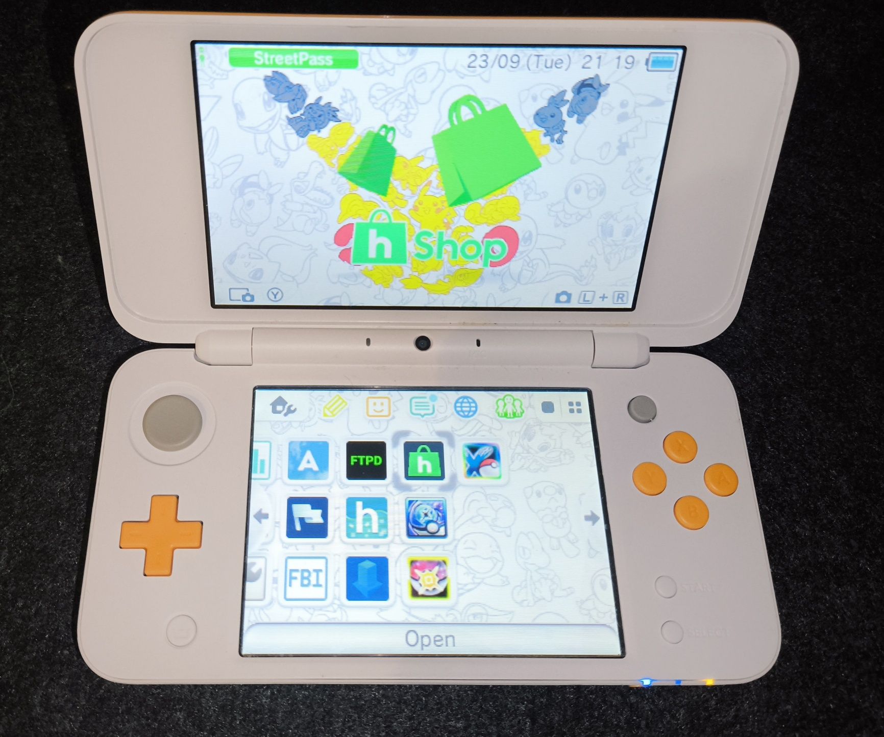 New Nintendo 2DS XL 64Gbs desbloqueada + Extras