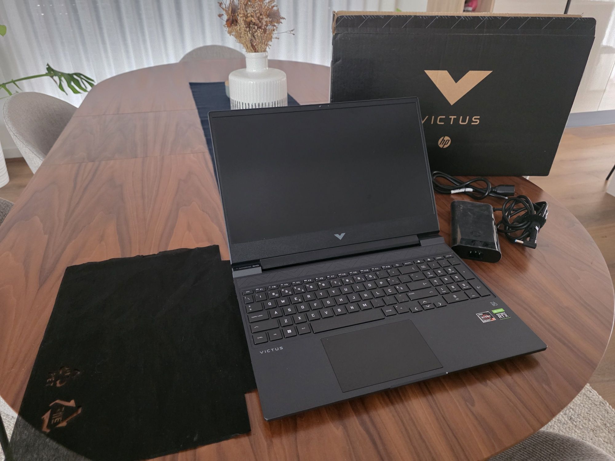 Gaming HP Victus RTX 3050 Ryzen 5 16GB 512GB NOVO. Troca/retoma. Caixa