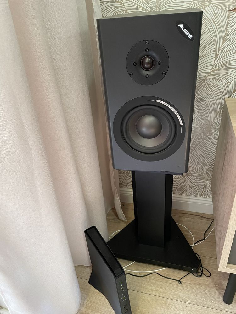 Wzmacniacz lampowy FatMan + Studio Monitory Alesis One MKII + statywy
