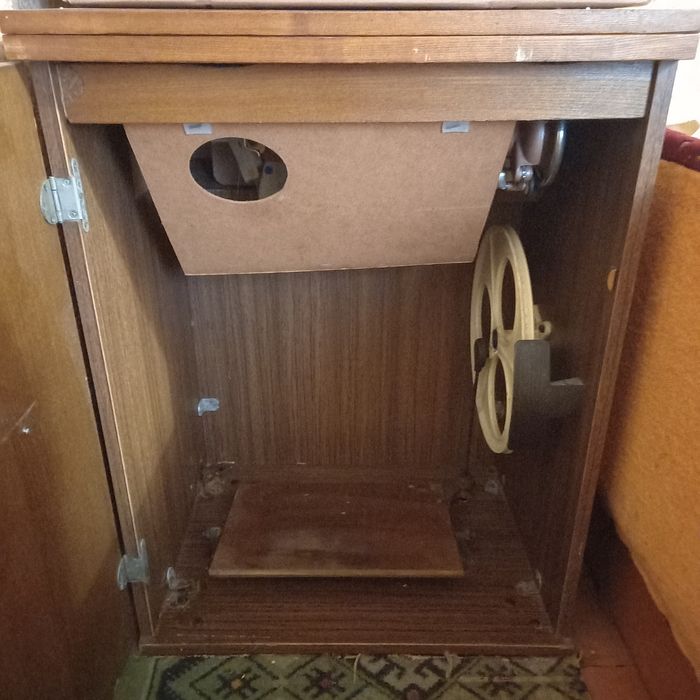 Швейна машинка Чайка.