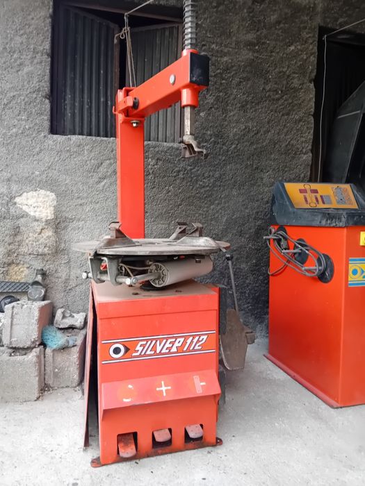 Máquina de montar pneus + máquina de calibrar jantes