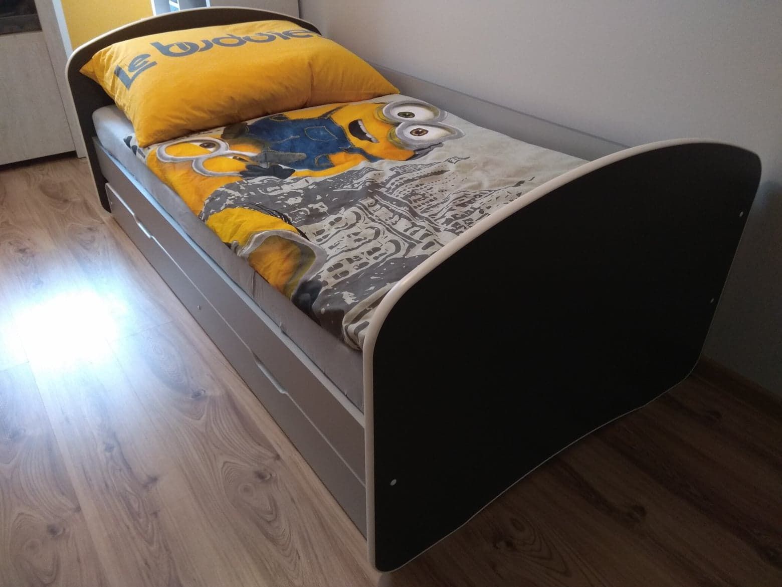 Łóżko dziecięce młodzieżowe 180x90 cm z materacem Stan Bardzo Dobry