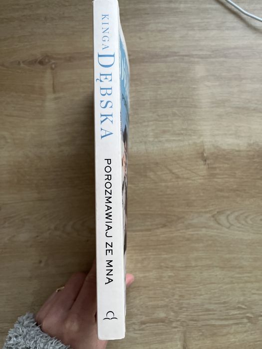 Kinga Dębska „Porozmawiaj ze mną”