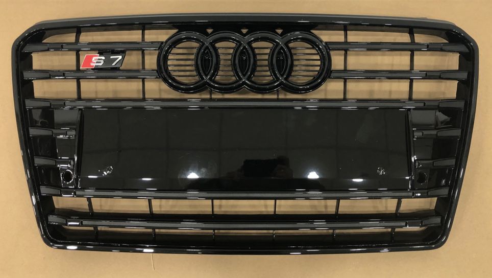 Решетка радиатора Audi A5 хром черный глянец ауди
