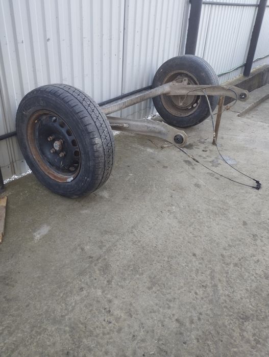 Прицеп балка для прицепа з колесами