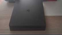 PS4 Slim 500GB + comando + jogos