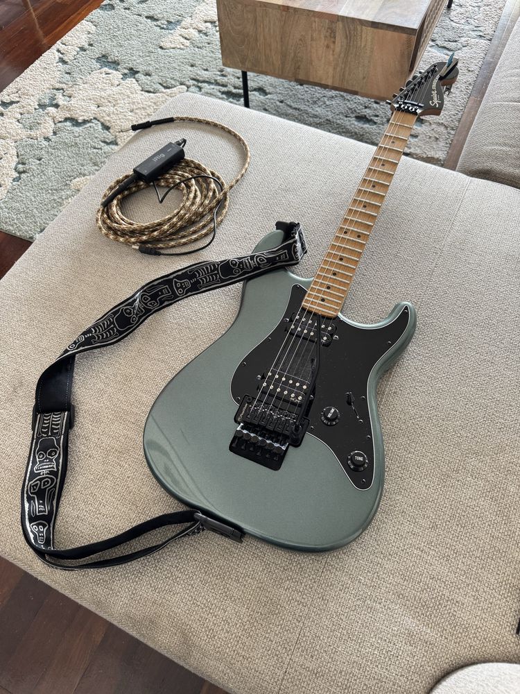 Guitarra squier stratocaster