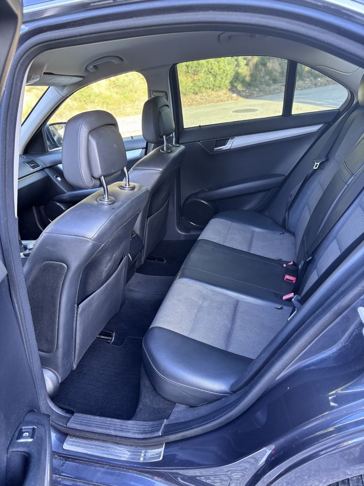 Mercedes C200 CDI Avantgarde – Classe, Conforto e Economia!